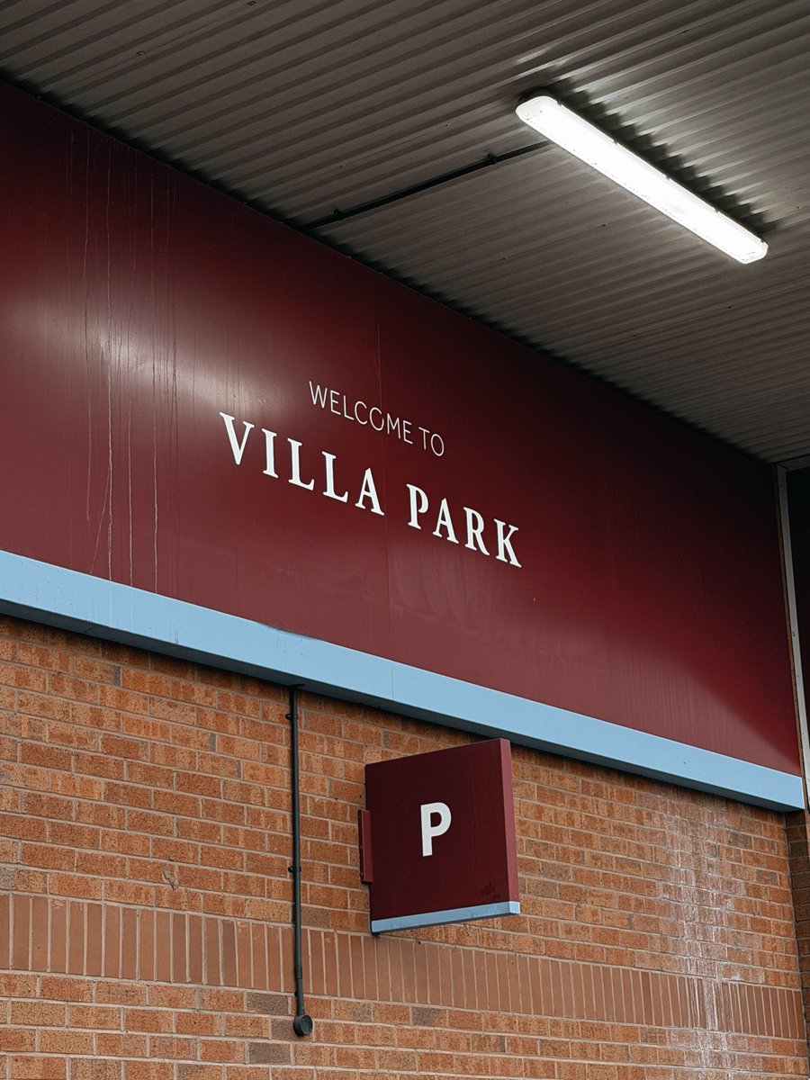 RongtianHe's tweet image. Feels so good to be back at Villa Park #Matchday #UTV #VTID