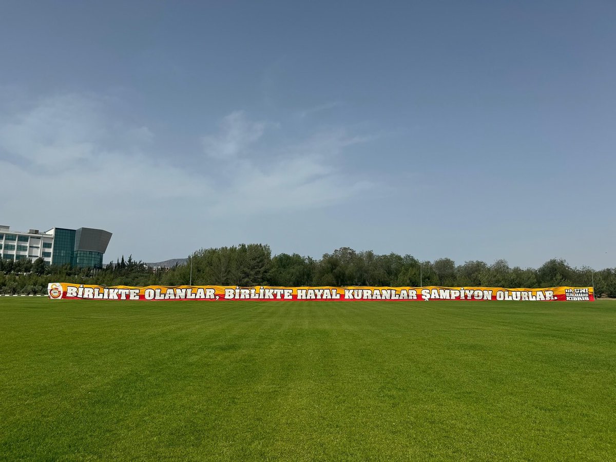 İyi Geceler #Galatasaray Ailesi!

BİRLİKTE OLANLAR, BİRLİKTE HAYAL KURANLAR, ŞAMPİYON OLURLAR! #Hedef2026

#ultrAslanUNI #KıbrısBölge