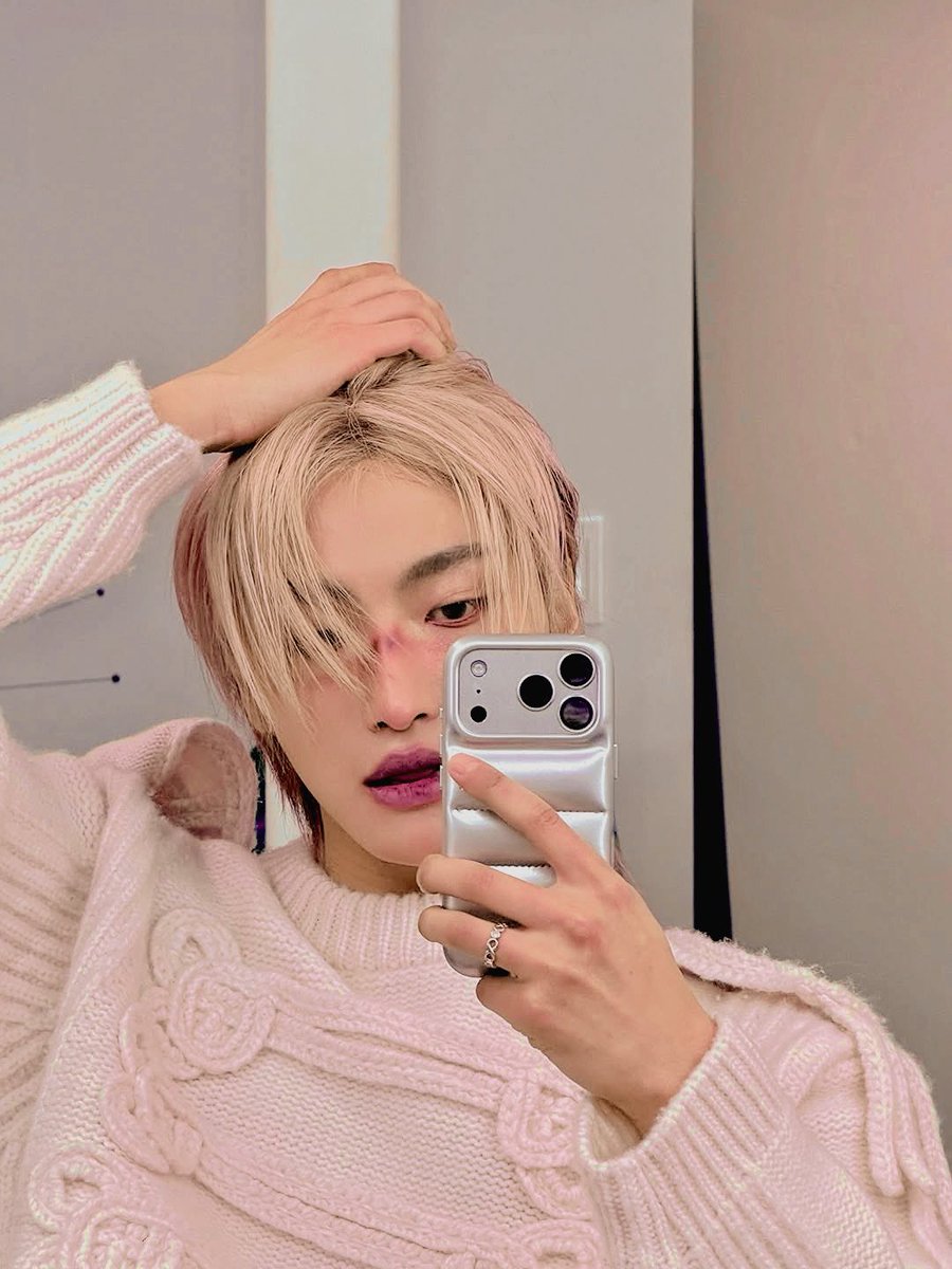 𝐊𝐚𝐢𝐫𝐢 ౨ৎ tweet media