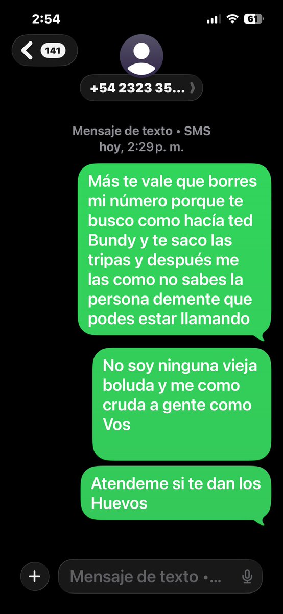 Silvio con moñito 🎀 tweet media