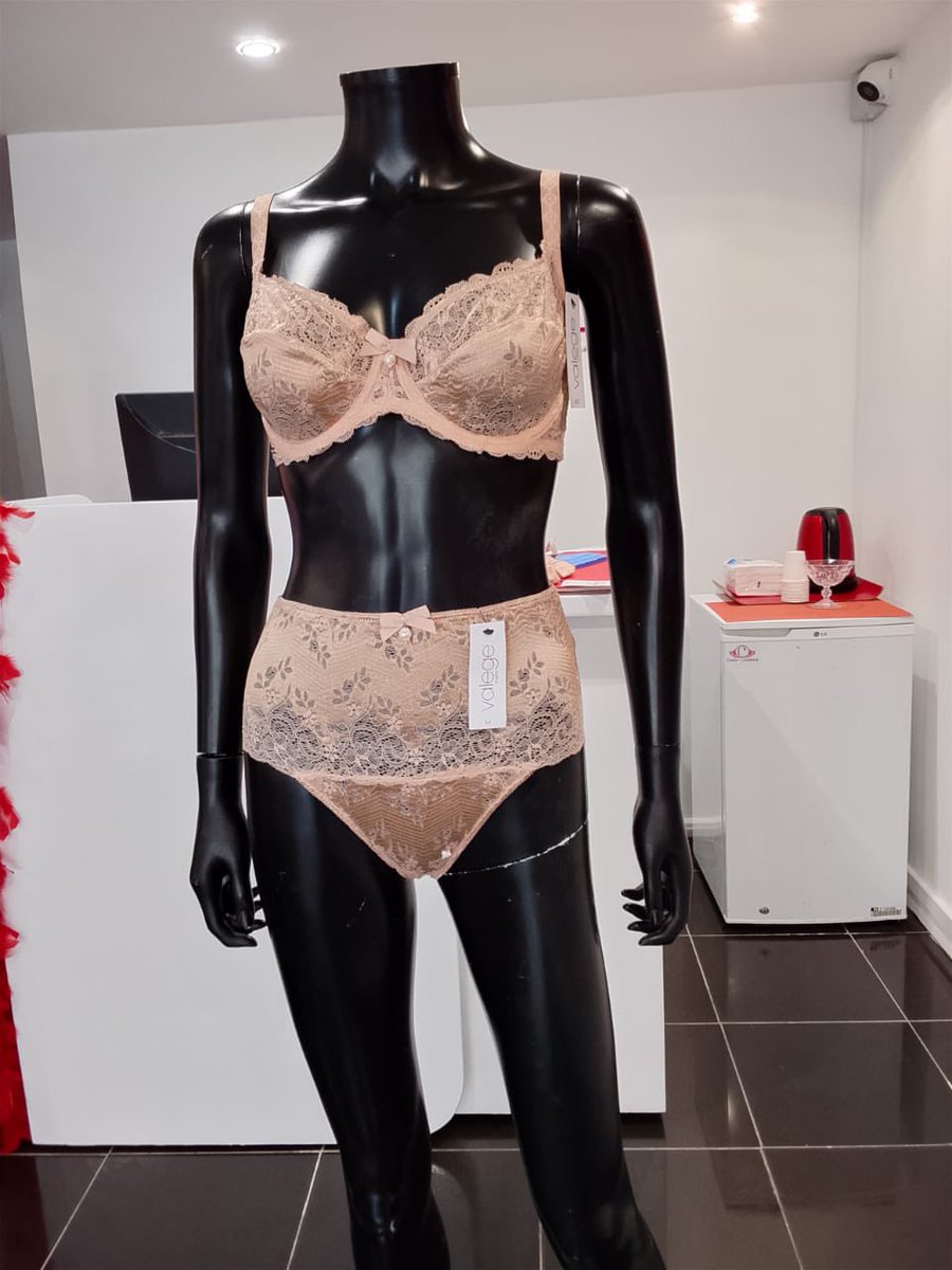 CANDY Lingerie tweet media