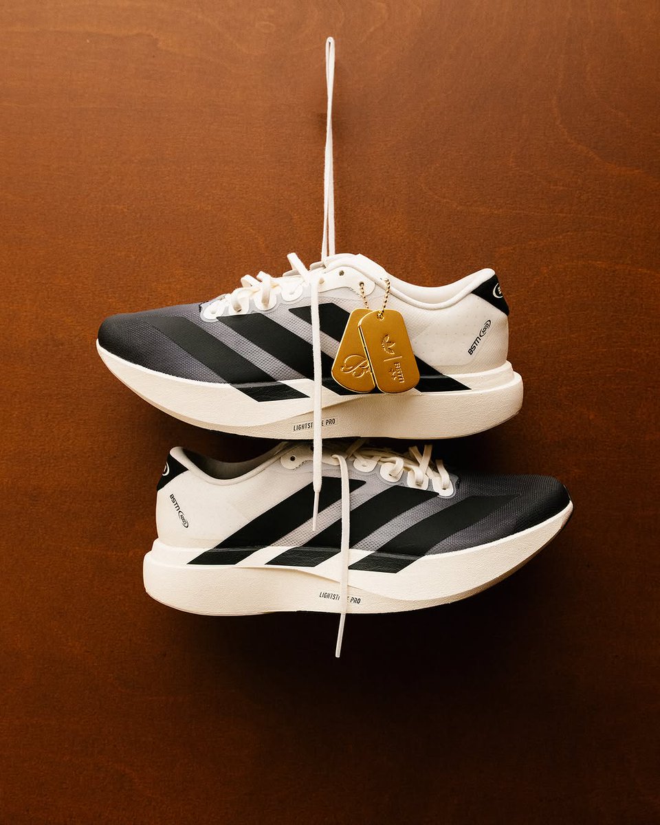 JustFreshKicks tweet media