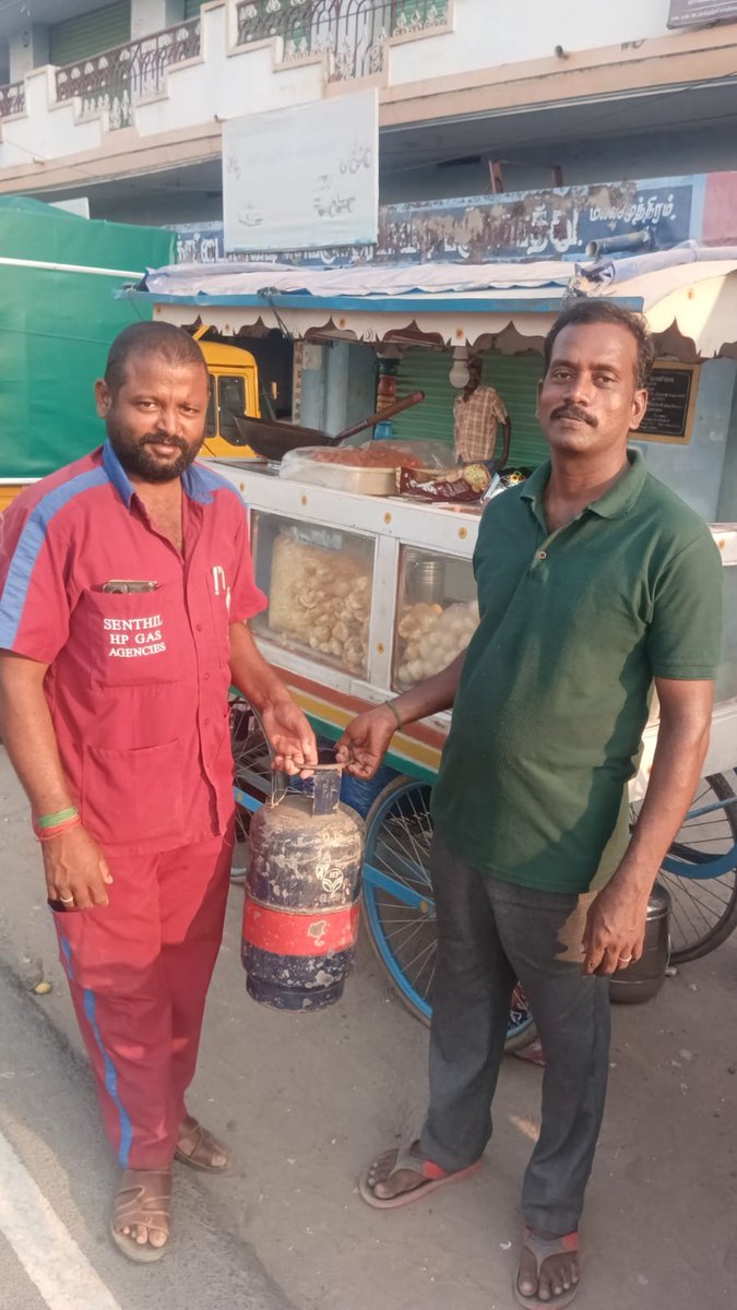 salem_lpg_HPCL's tweet photo. #Senthil_Gas_Namakkal LPG supply is normal, with adequate arrangements in place.  Visit your nearest HP Gas distributor with a valid ID and get a 5 kg Appu. #TamilNadu #HPGAS
@HPCL
@Madurai_LPG_RO
@HpclSz
@Dharmenra_1967
@amaresh77939347 https://t.co/lzOYt9druQ