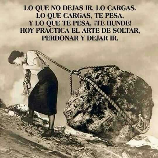 Un psicólogo, durante una sesión grupal, levantó un vaso con agua. Todos pensaban que haría la clásica pregunta: -¿Está medio lleno o medio vacío? Sin embargo, sorprendió al decir: 
- ¿Cuánto creen que pesa este vaso?
Las respuestas fueron entre 200 y 250 gramos. Entonces el