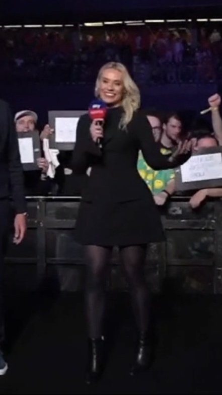 MAIBAGAINHOTBABES tweet media