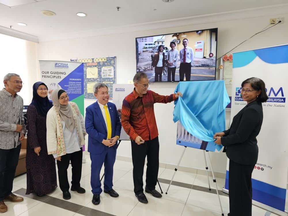 simkuihian's tweet image. 16.4.2026.  CRM’S 2025 Annual Report Launch &amp;amp; IQVIA White Paper Launch by YBDS Dr Dzulkefly Ahmad, Minister of Health Malaysia

Thank for selecting #CRC of #SGH to launch 
✴️CRM’S 2025 Annual Report &amp;amp; 
✴️IQVIA White Paper – “Malaysia : The new Destination for Early Phase Trials”