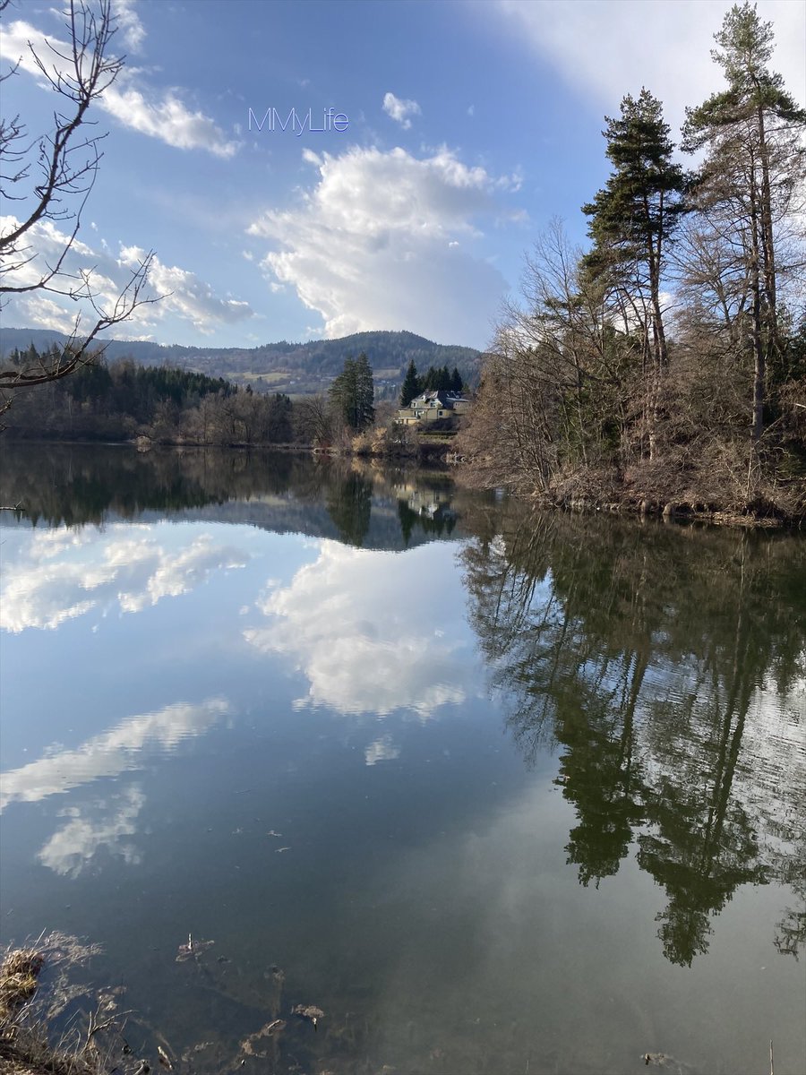 ManuelaMravlak's tweet photo. These blessed moments…🤍
#NaturePhotography #Austria 🇦🇹
@StormHour @ThePhotoHour #Clouds ☁️
#Reflections #NatureBeauty 🪞
#ThursdayMagic #ThursdayFeeling 🩵 https://t.co/dAkqvobFUU