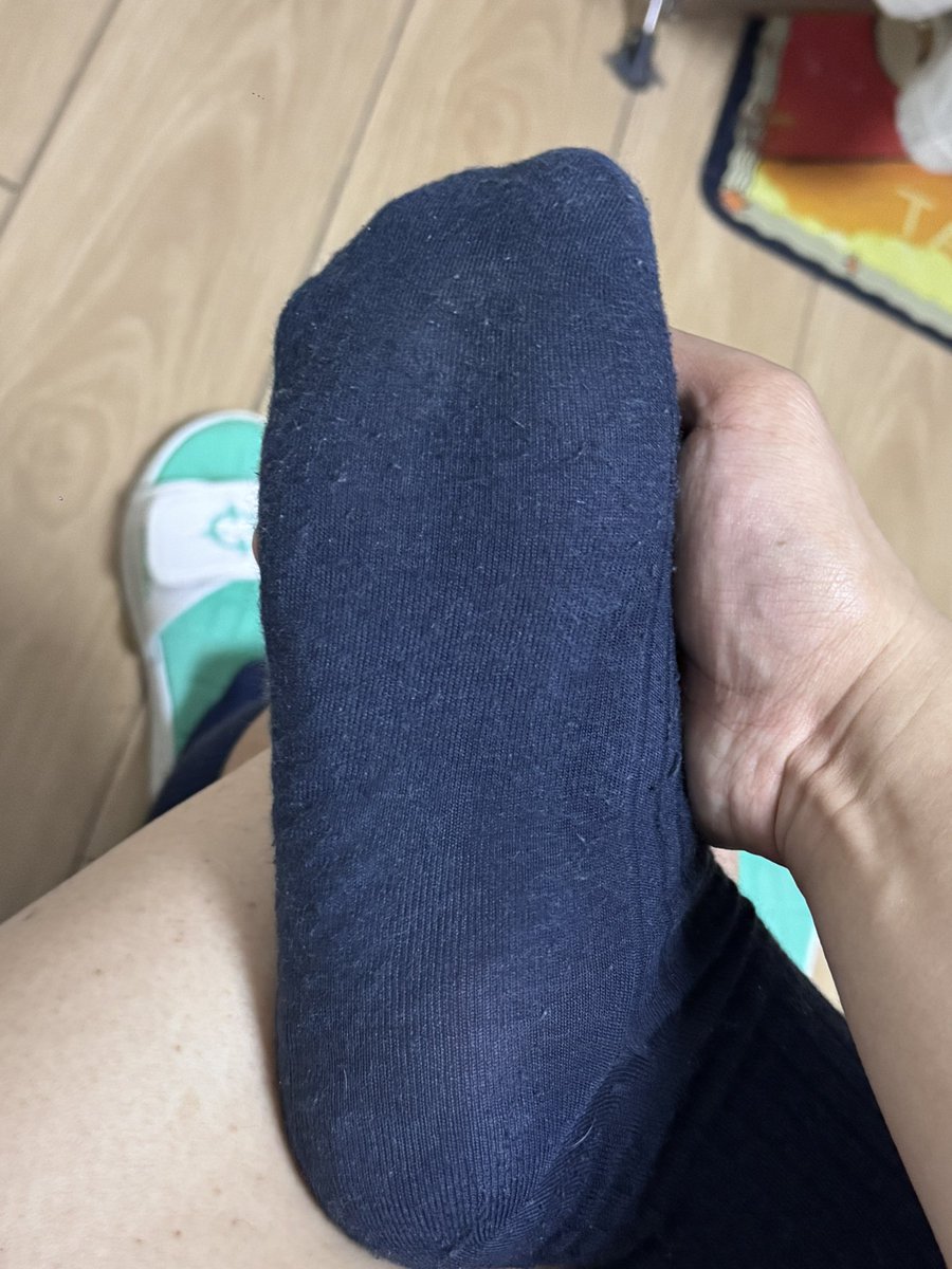abadguy_'s tweet photo. 看多了别人的袜底 感觉也不错哈哈 #黑袜 https://t.co/NCFewfTO35