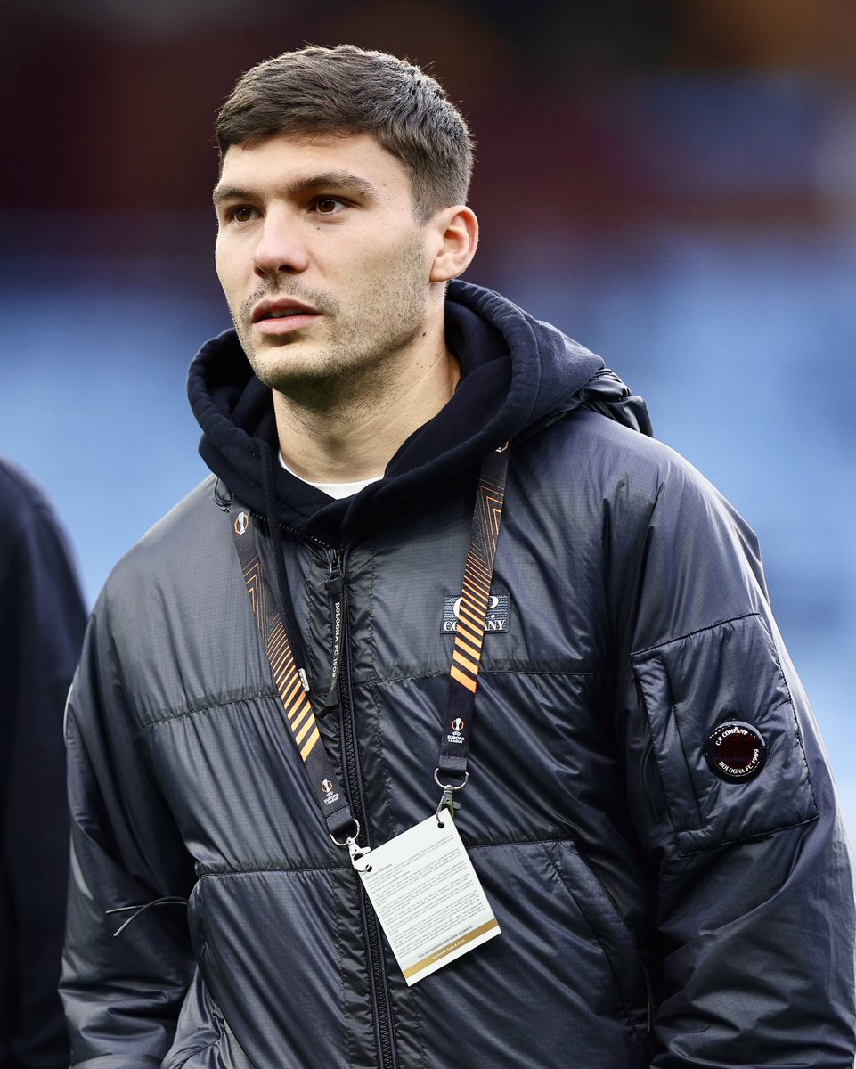 Bolognafc1909's tweet image. Pronti a dare tutto 👊🔥

#AstonVillaBologna #UEL #WeAreOne | @cpcompany_1971