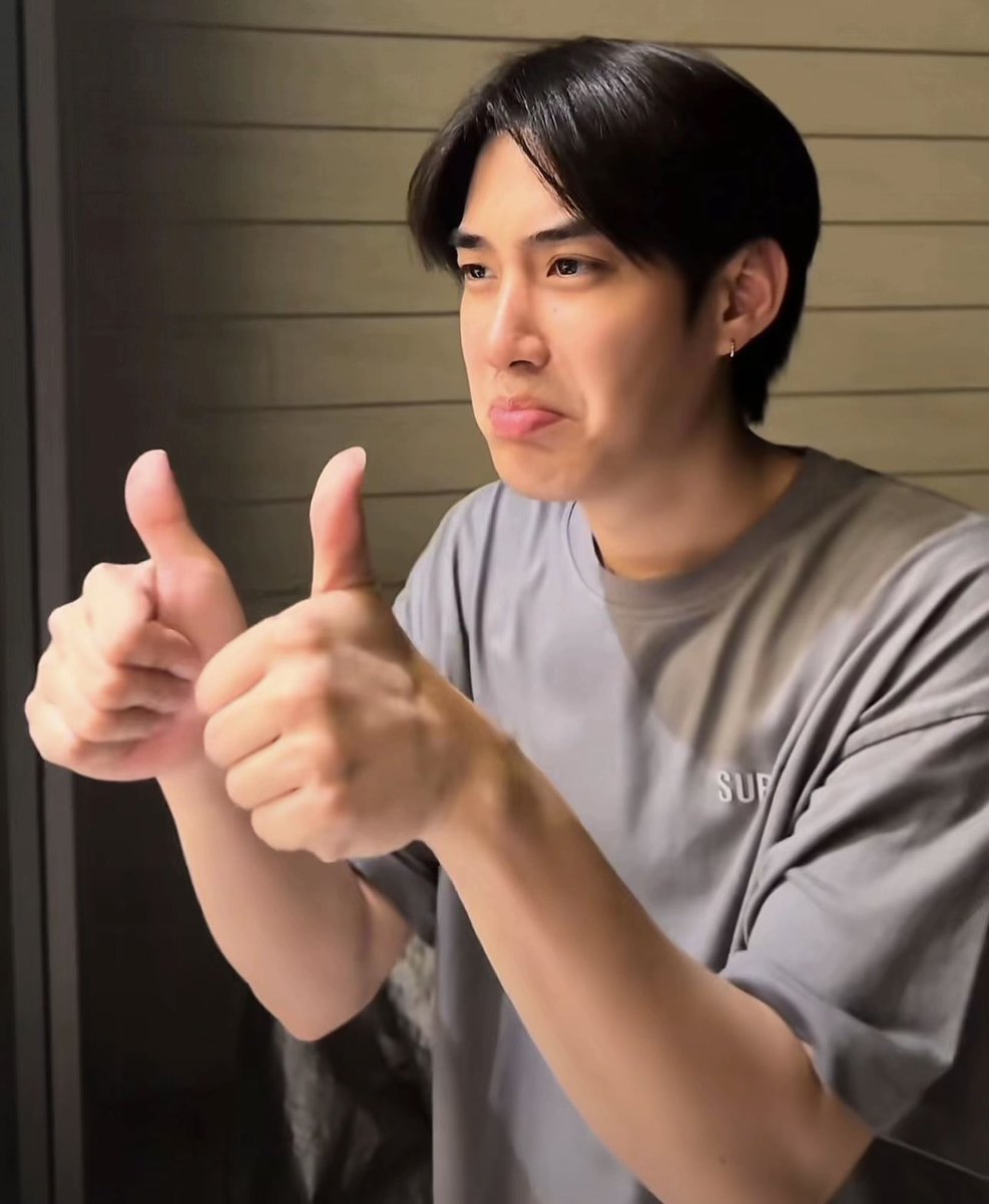 พุ่นแหล่ว tweet media