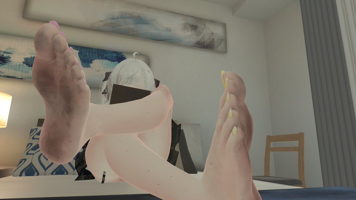 Maikeru1994VR's tweet photo. Oh, there you are~ I order you to clean my feet, little one👣That's for you've been shrunk at last💚 https://t.co/pg7Y8efKqb