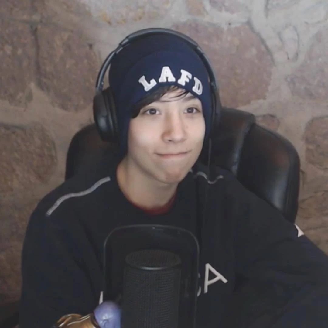 apple :) ☆ tweet media