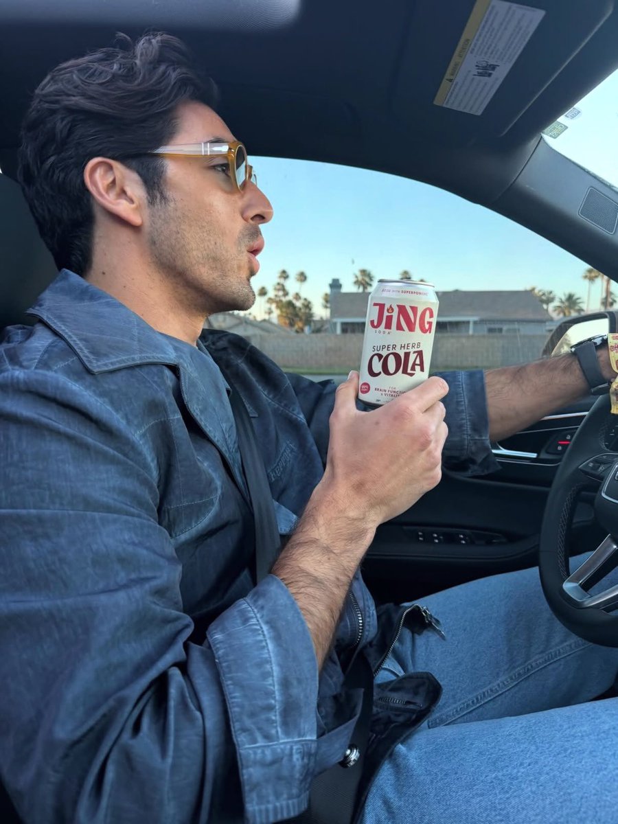 his hair in this picture 🫠