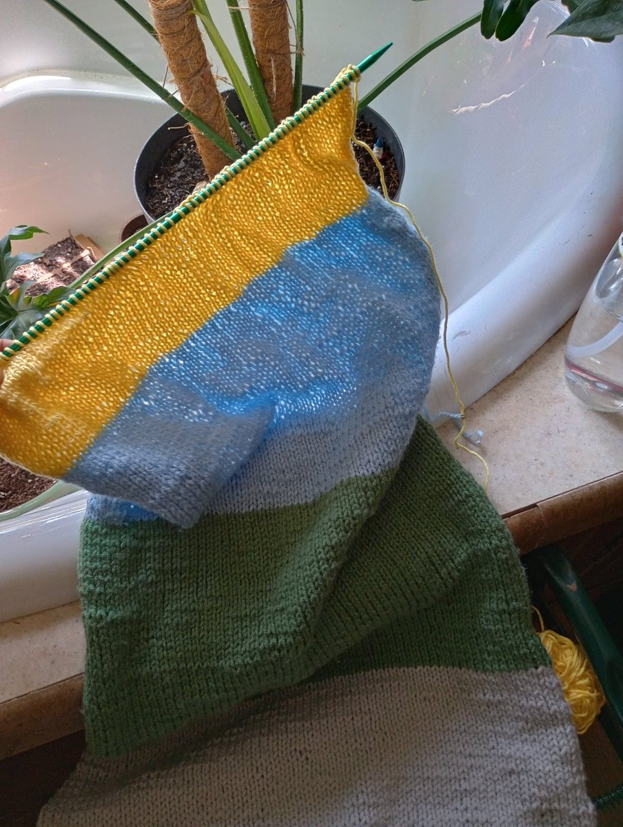 anonymoustitz's tweet photo. @mothoshi @NoxMumbles Nice work, Moth! 
My brain still can't wrap around crocheting 🫠, but I love knitting https://t.co/350ImtSaQt