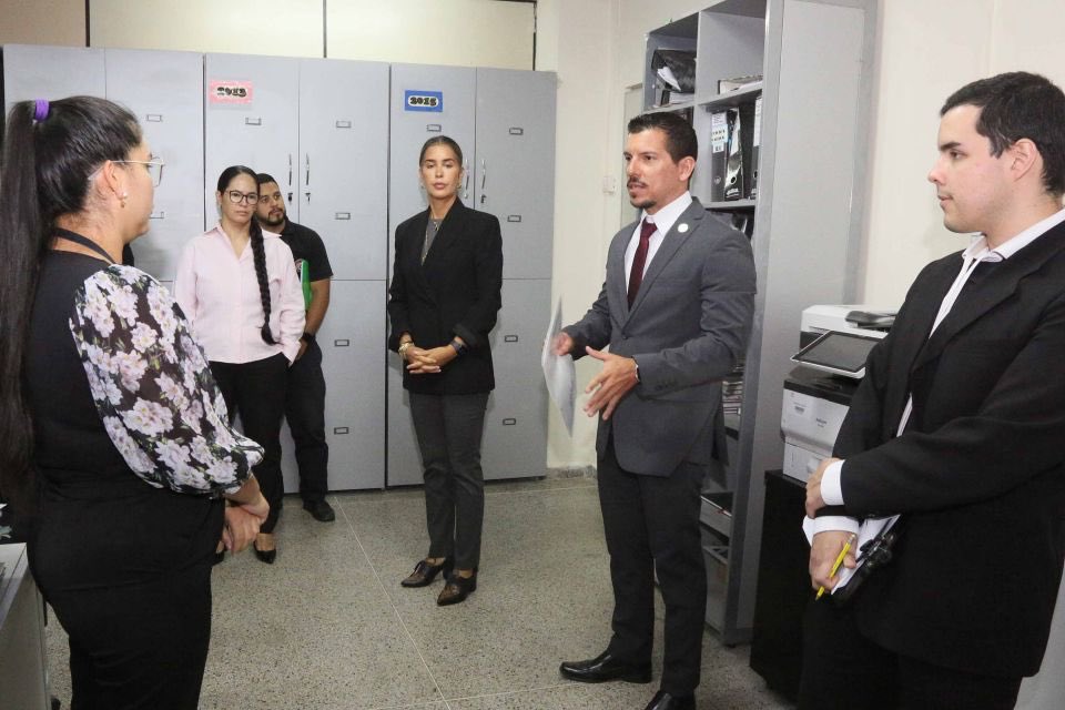 🔴 Continúa recorrido técnico en juzgados civiles y comerciales de la Capital

➕Info: pj.gov.py/notas/29700-co…