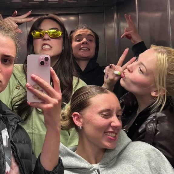 VICK ☆ tweet media