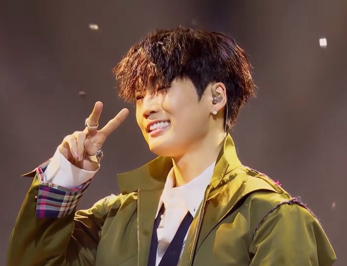 vee #swagger ★ tweet media