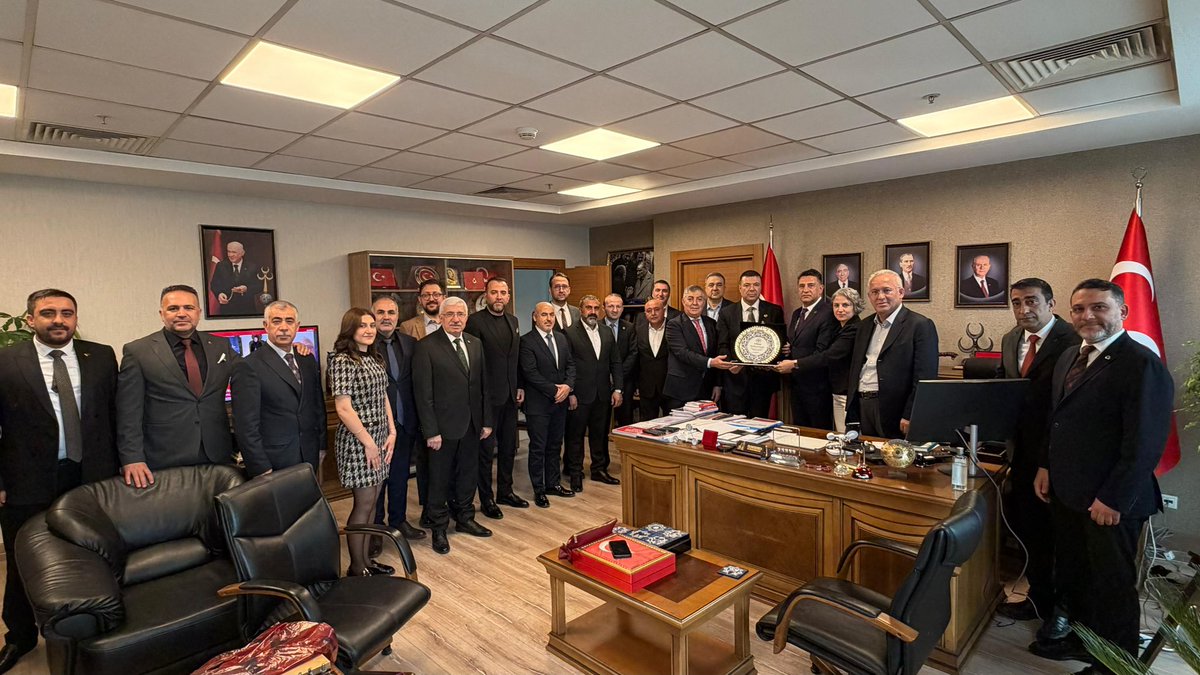 hilmigokcinar's tweet photo. Kırşehirli Dernekler Federasyonumuza (KIRFED)bağlı Kırşehirli Sanayici ve İş İnsanları Derneği
(KIRSİAD) Başkanımız  Levent
Akcakoca  başkanlığında yönetim kurulu üyelerimizle birlikte,MHP Genel Başkan Yardımcılığı görevine atanan, Derneğimizin Başkan vekili  hemşerimiz Özgür Bayraktar’a, makamlarında tebrik ve hayırlı olsun ziyaretinde bulunduk.

Kıymetli hemşerimize görevinde başarılar diliyorum.
@oozgurbayraktar 
@Kirsehir_Fed40