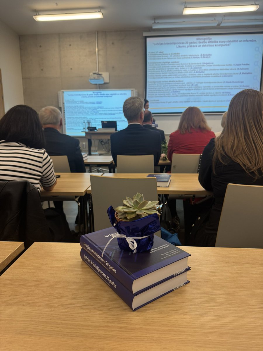 a_berezins's tweet photo. Šodien gaismu ieraudzīja 15 juridisko zinātņu doktoru kopdarbs par kriminālprocesa teoriju un praksi. https://t.co/eSWYNwZgWT