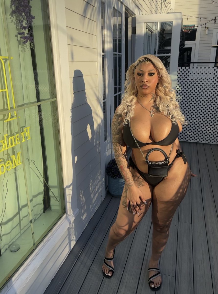 mariithedonn_'s tweet photo. eyes up😏 https://t.co/cxKAEJd9ns
