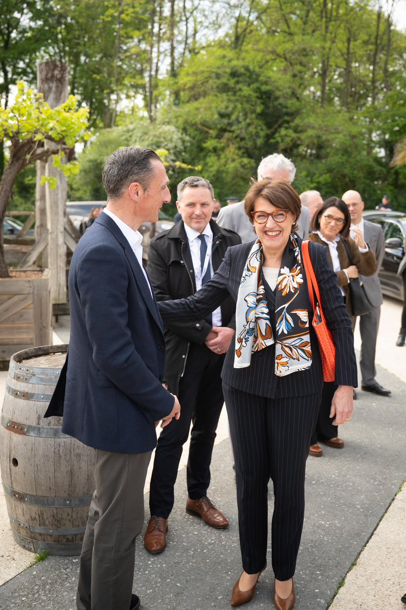 Annie Genevard tweet media