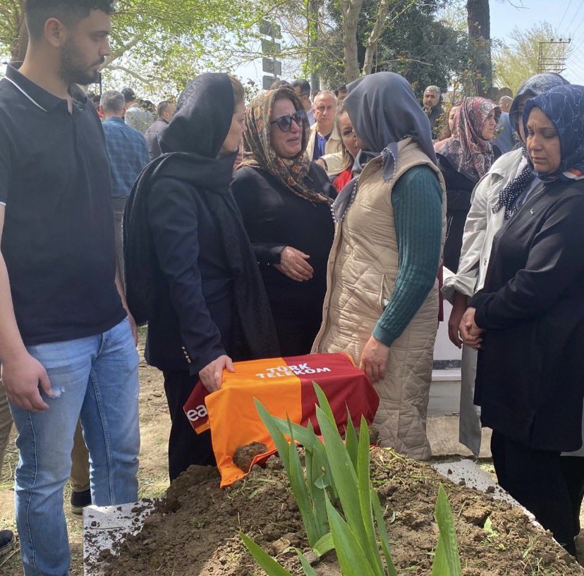 𝐀𝐑𝐄𝐒 tweet media