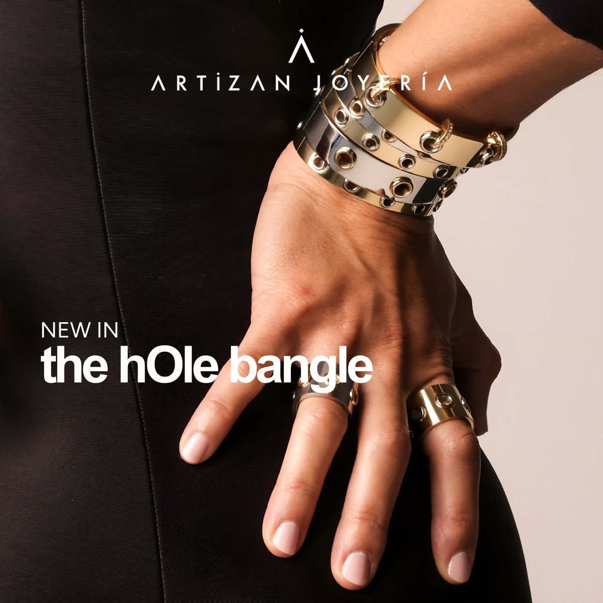 artizan_joyeria's tweet photo. Discover jewelry that tells your story. The hOle Bangle, crafted in Miami, blends bold design with lasting quality.