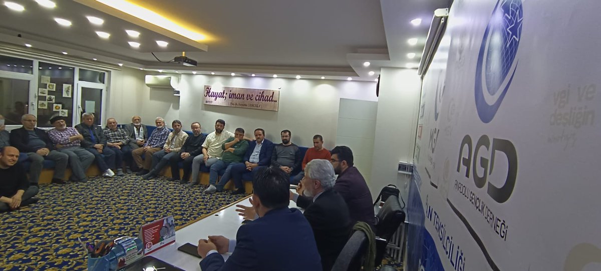 SincanSaadet's tweet photo. Gazeteci Yazar ve Saadet Partisi Genel Başkan Yardımcımız Mustafa Yılmaz Bey "Siyonizm ve güncel meseleler" konulu konferansını gerçekleştirdi. Ev sahibi AGD Sincan Şubemize ve katılımcılarımıza teşekkür ederiz. https://t.co/ZHiEAuJX86