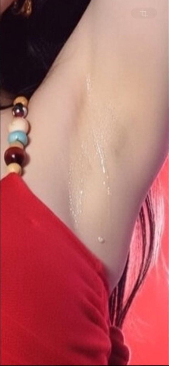 tokyofansfuk's tweet photo. 宮脇咲良さん、ただのバンザイ写真が世界中で1億人に見られてしまい大変なことに…

3枚目の感じ生々しすぎるwwwww https://t.co/XwOQEkSr20