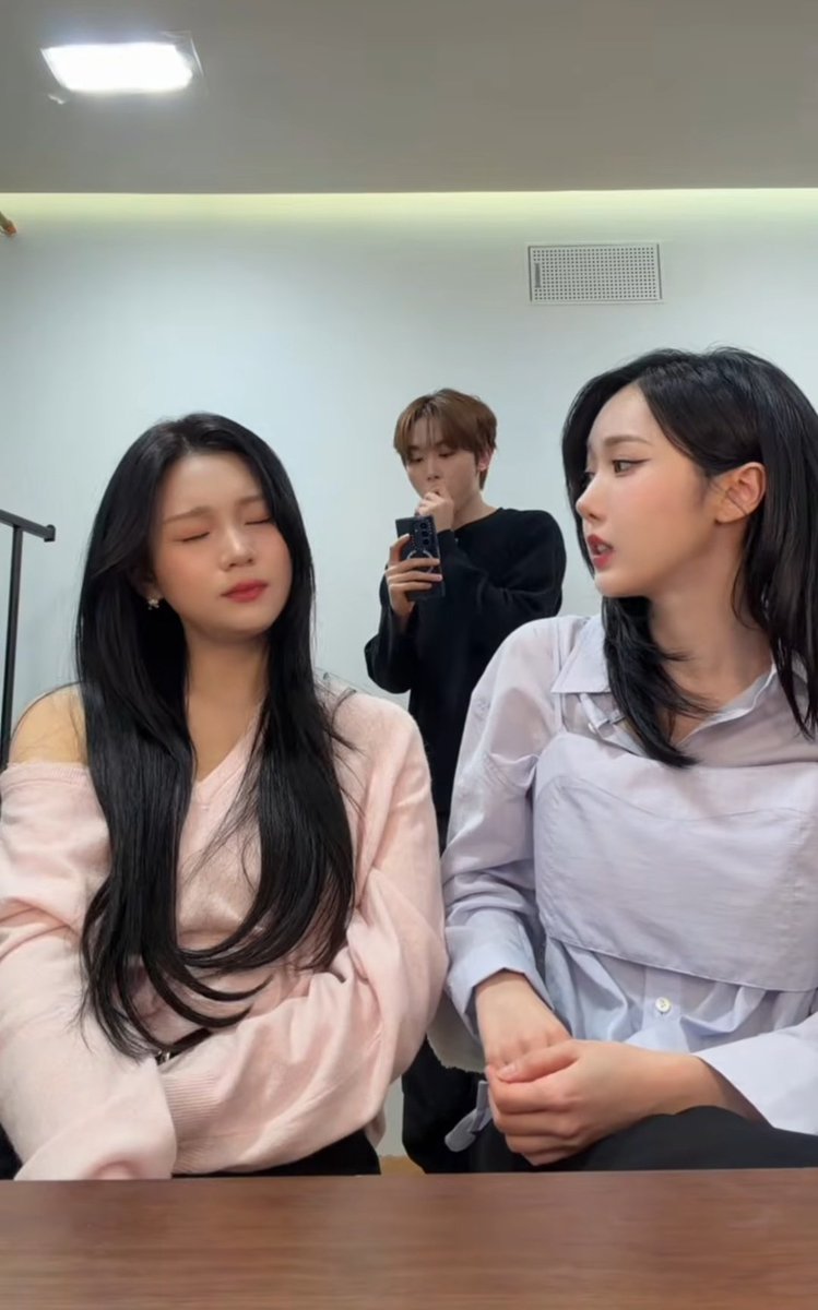 앜ㅋㅋㅋㅋㅋ진짜웃겨

98즈 오래오래 짱친해주세요 🥰🤩