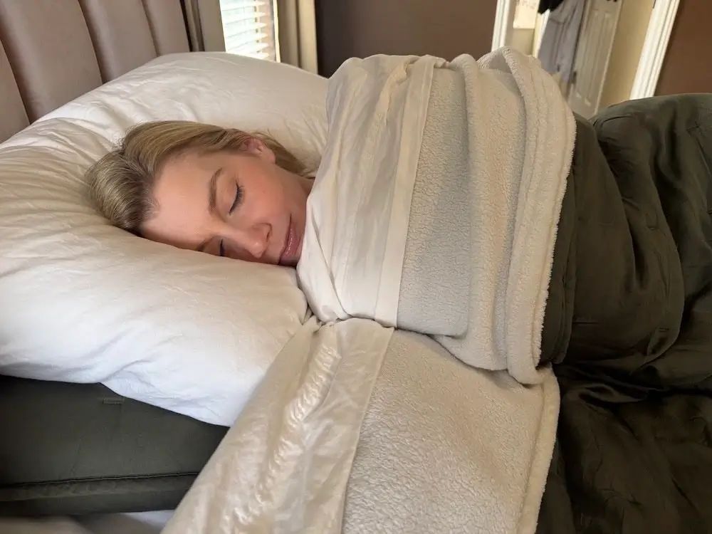 MattressMillion's tweet image. What actually happens when you sleep? 😴
Your body is BUSY repairing, detoxing, and resetting your brain.
Most people have no idea…
👉 mattressmillionaires.com/what-happens-w…

#SleepScience #BetterSleep #Health