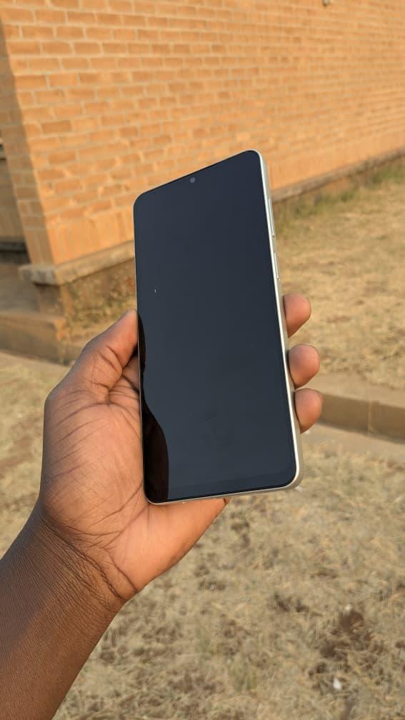 Mayam265's tweet photo. Samsung MO7.

Used. 128GB STORAGE. 4GB RAM. 

GOING @ 480K
Negotiable. 

DM
0983352067 FOR WHATSAPP. https://t.co/AtKD2WYfrj