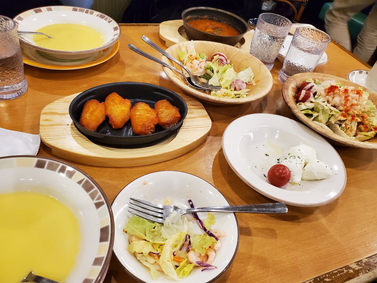 なにも気にせず好きなもの食べまくってサイゼ欲見たしたいの一言で集まって食べまくった結果ほんとお腹いっぱいなった😗❤️