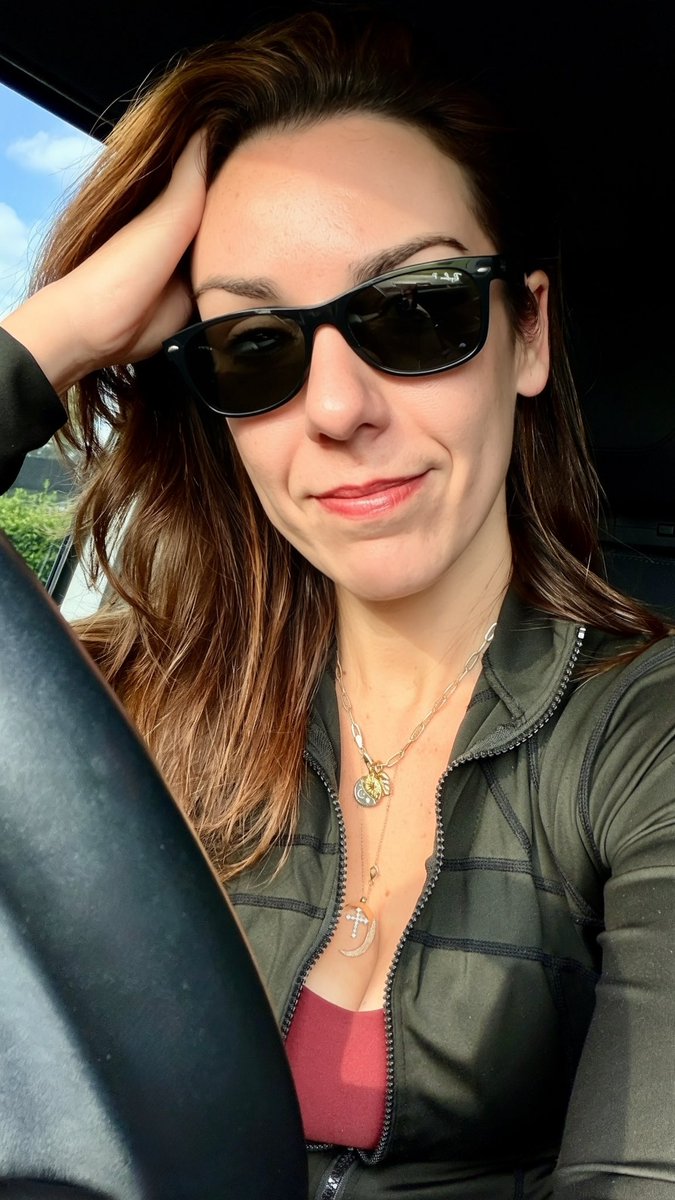 Julz 🌙✨ tweet media