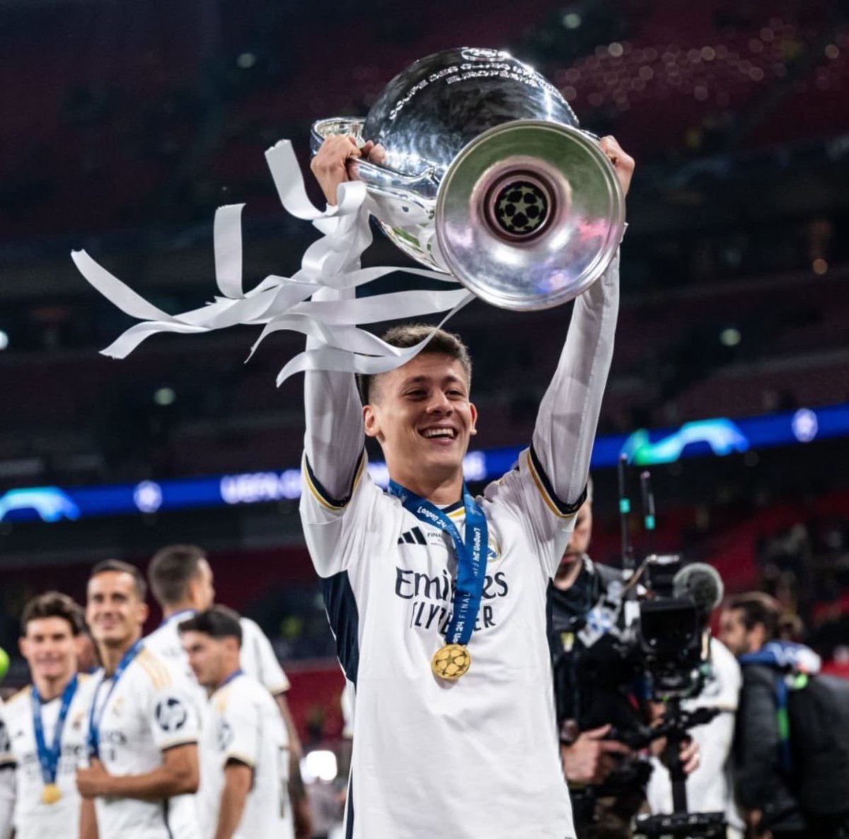 IZZY BOY tweet media