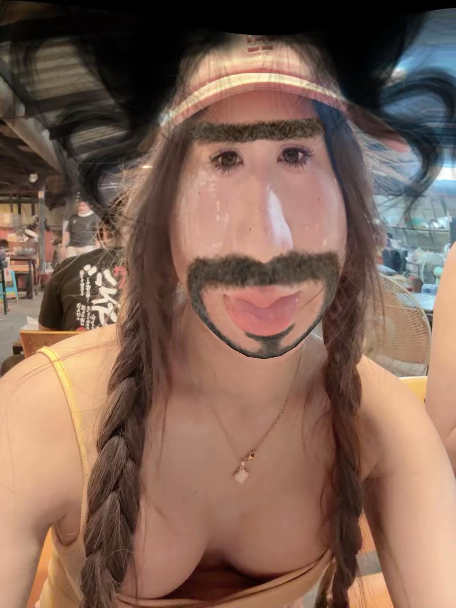 องุ่น น tweet media