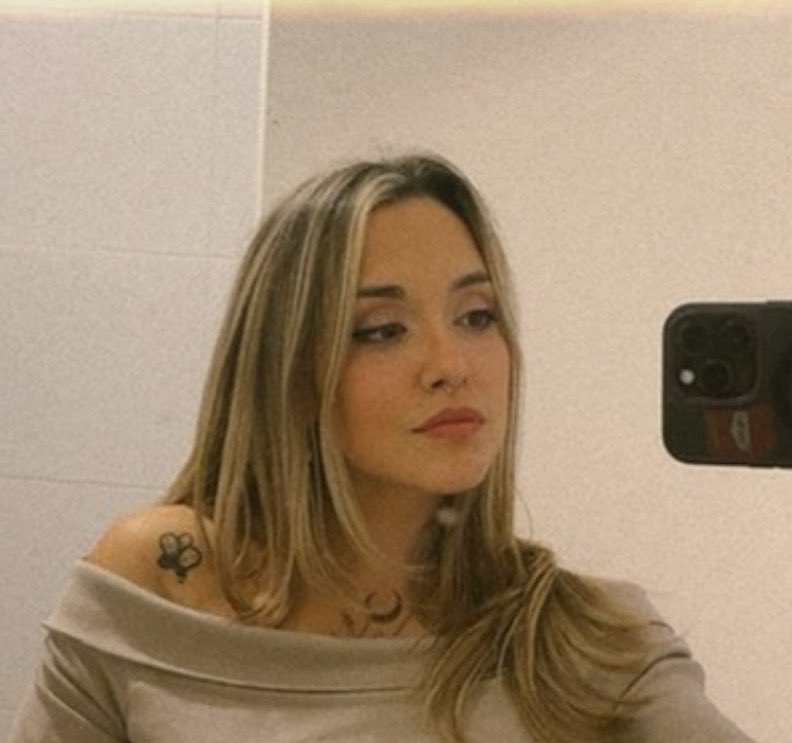 #nadiedicenada