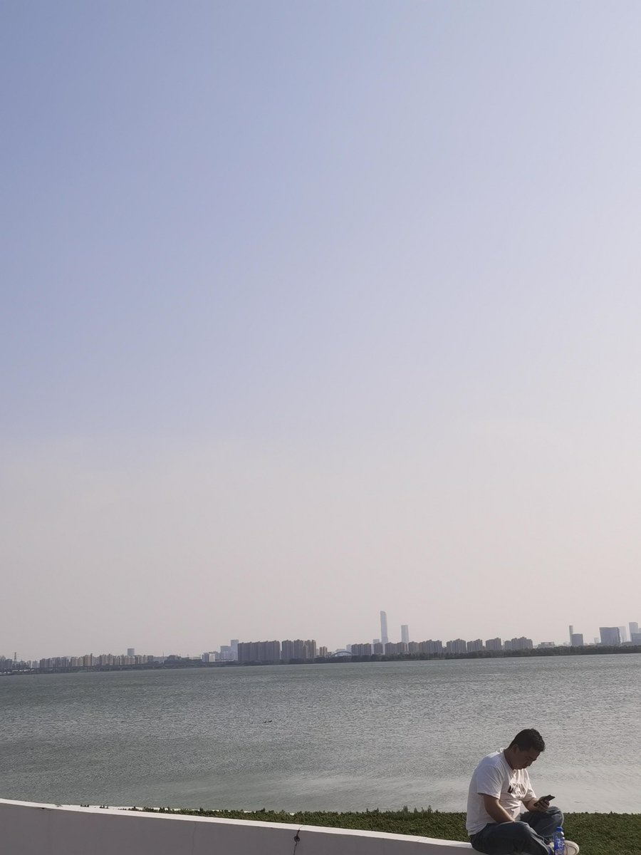 Christine L. tweet media