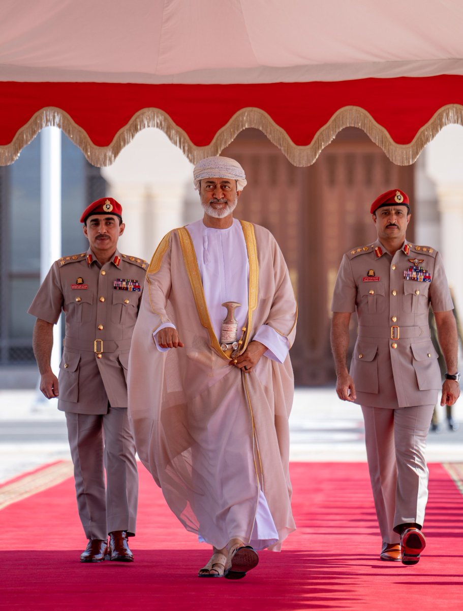Royal Oman Family tweet media