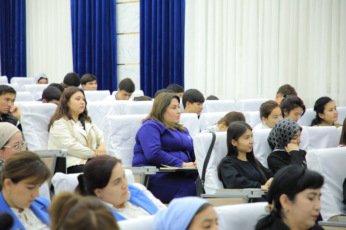 16-aprel kuni “Kitobsevar millat” shiori ostida o‘tkazilayotgan VI Respublika kitobxonlik haftaligi doirasida Jizzax viloyati axborot-kutubxona markazi hamda Sambhram universiteti binosida yoshlar bilan ijodiy uchrashuv bo‘lib o‘tdi.