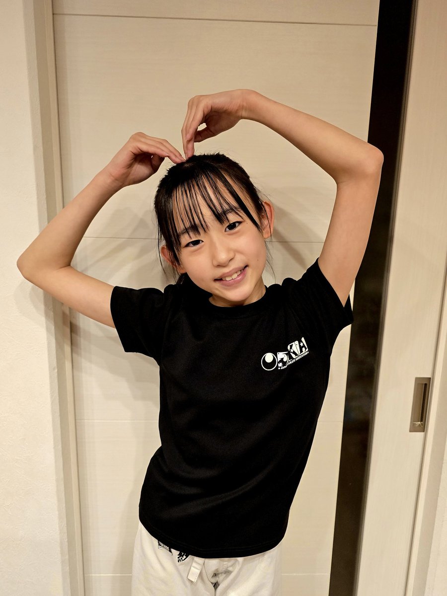 aHpVzpIfjA17915's tweet photo. おつうみー💚
今日も空手練習終わってからおどってみたよ❗よかったら一緒におどってねー😆
@umiumi0718 @BloomStep_1 https://t.co/HETLlWqQGj