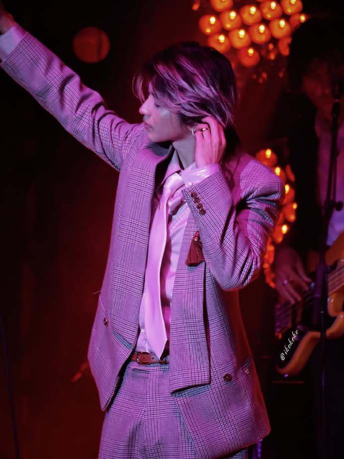 New York audience guided by KUN enters tide like emotional flowing state.

KUN in New York
#KUN #KUNWorldTour2026
#AnEveningWithKUN_NYC
<a href="/kun_officialx/">KUN</a>