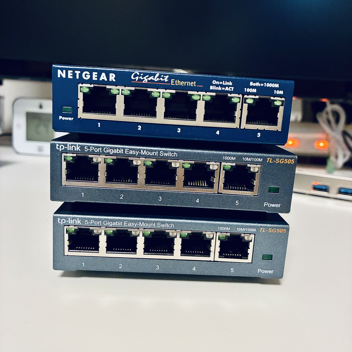 yaz_sensual's tweet image. なんか沢山あるなw
三個だけどw
#LAN #Ethernet #PC