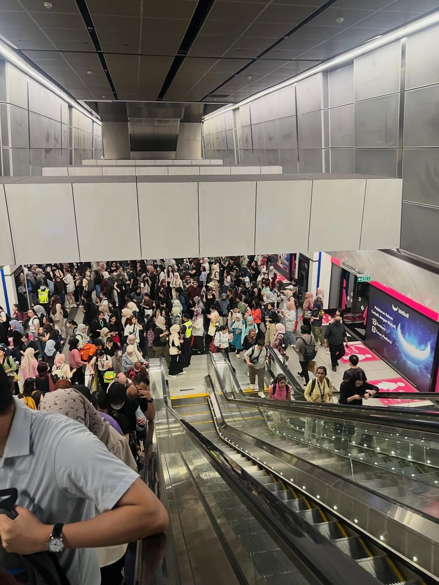 Txt Transportasi Umum tweet media