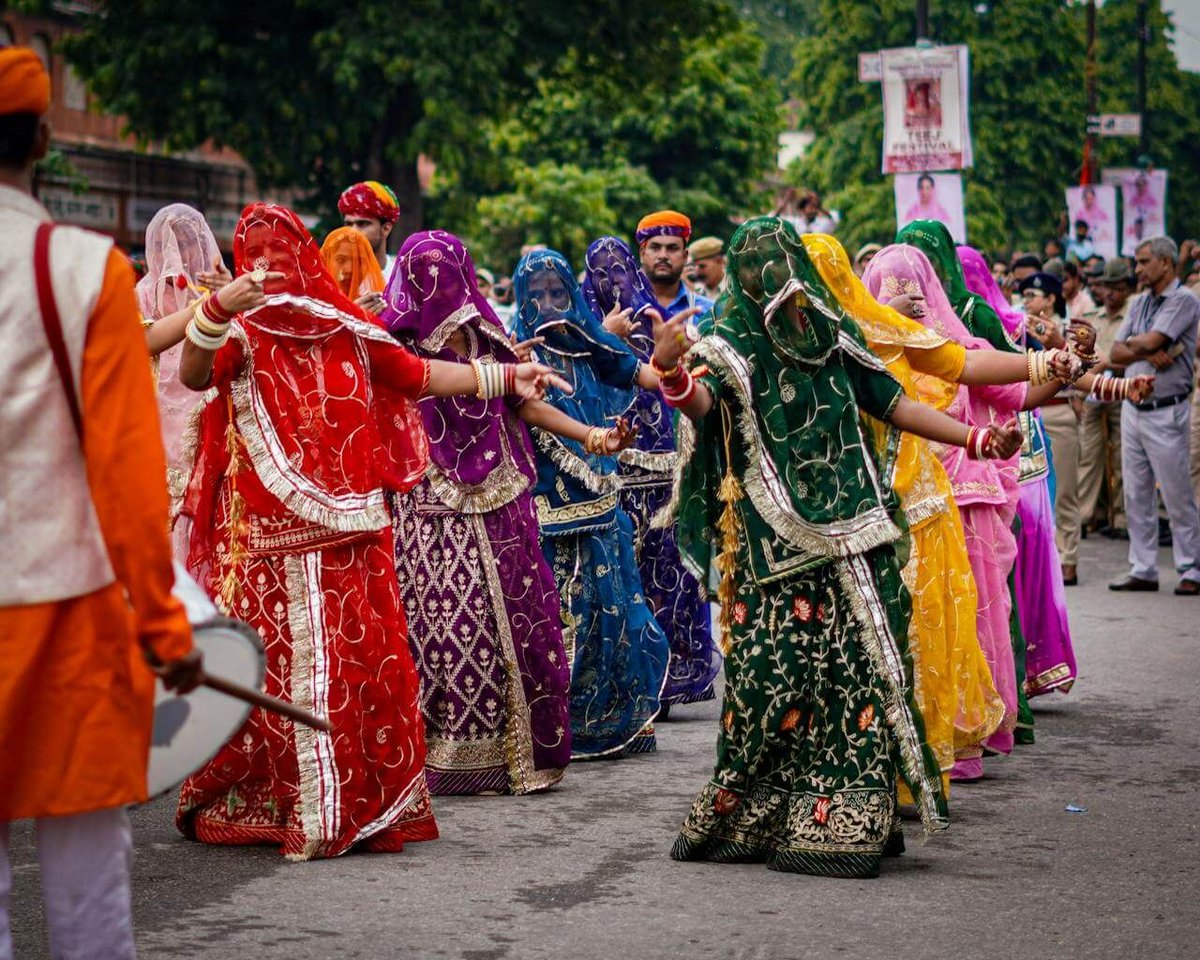 tourgenuity's tweet image. Festivals in India = living culture. 
From Holi colors to desert nights &amp;amp; Ganges diyas, plan your trip around them for memories that last a lifetime! 🌈🕉️✨ 

click to read -&amp;gt;&amp;gt; tourgenuity.com/festivals-in-i… 

#IndiaTravel #tourgenuity
