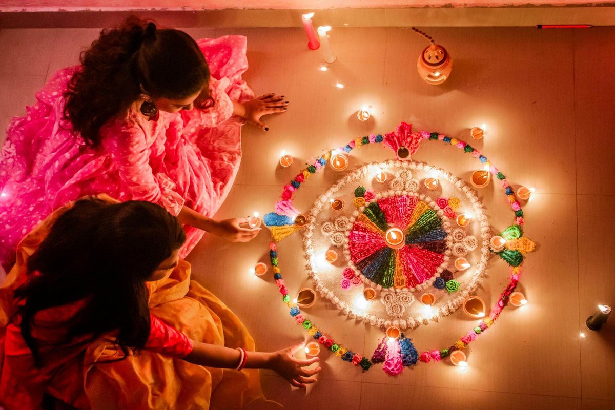 tourgenuity's tweet image. Diwali (Oct–Nov) 🪔

Lights, sweets, fireworks &amp;amp; Ganges lamps.
📍 Varanasi, Jaipur, Amritsar
Book early &amp;amp; enjoy rooftop views! 

#Diwali #TravelTips #ForYou