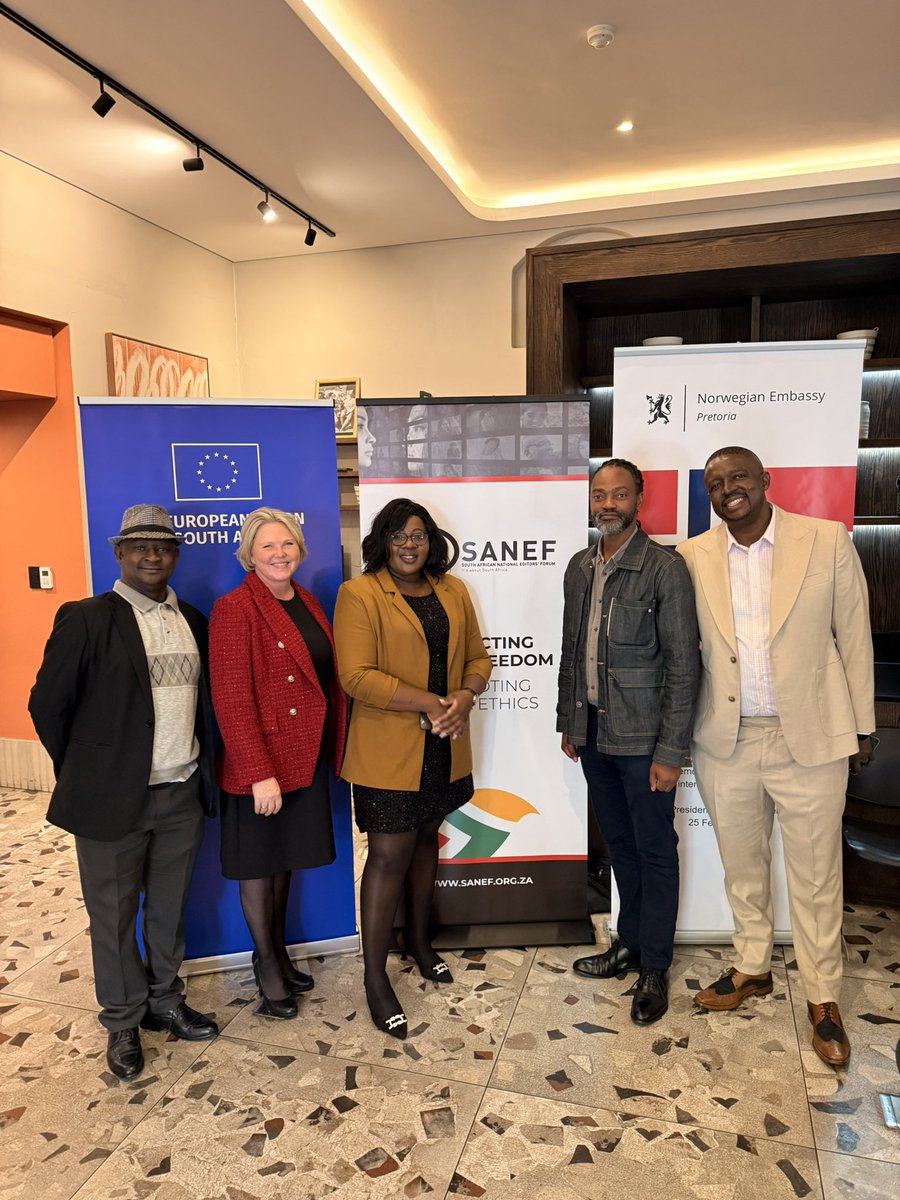 NorAmbSA's tweet photo. Great engagement w South African and international media on global impacts of the ongoing war in Ukraine. Thank you co-hosts @SAEditorsForum @UKRinRSA @EUinSA and @M_Philani
Independent media plays a crucial role in factual reporting &amp; public dialogue on issues of global security https://t.co/eoBDQv4iiJ