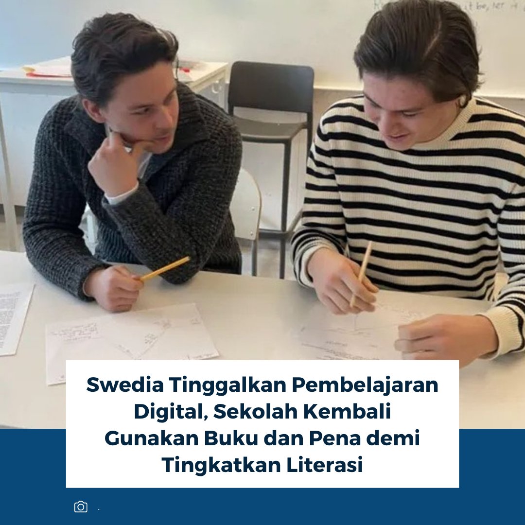 kompascom's tweet image. Swedia kembali gunakan buku dan pena, tinggalkan pembelajaran digital. Kebijakan ini untuk meningkatkan literasi yang sempat menurun. Pemerintah juga membatasi layar demi fokus belajar anak.

Baca selengkapnya: kompas.com/edu/read/2026/…

~RK #swedia #pena #buku