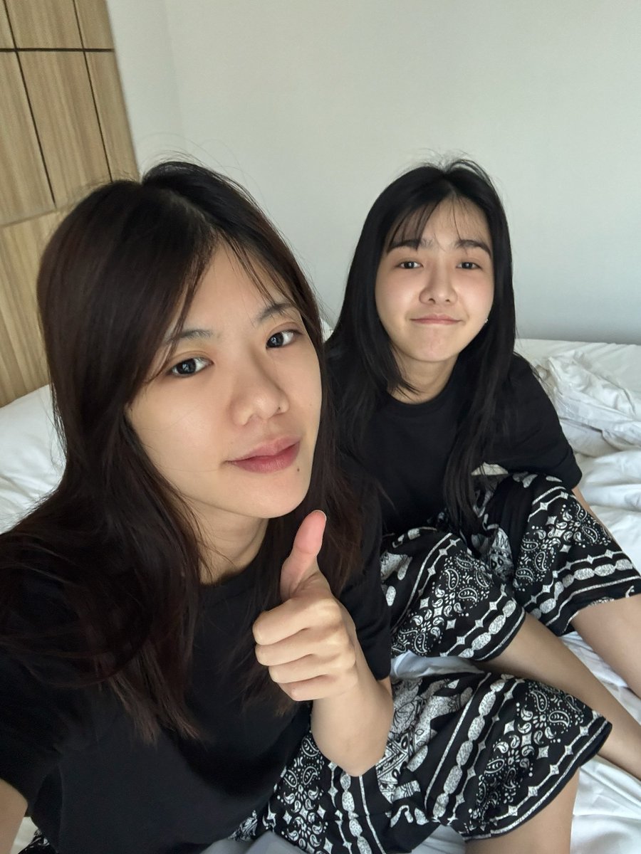 เพราะเราพี่น้องกัน 👍🏻 <a href="/whoRwee_/">งี</a>