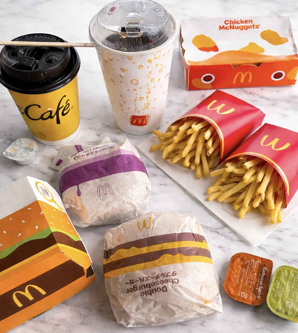 takami_0902's tweet photo. あの銀次さんのCM見ちゃったら、マック行きたくなっちゃうでしょ🍔
#マック #McDonald #ドンデコルテ #渡辺銀次 https://t.co/Fu08fK2o8k